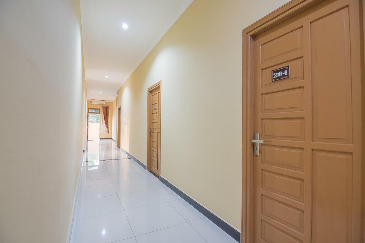Reddoorz Plus Near Syamsudin Noor Airport 3 Banjarbaru Kültér fotó