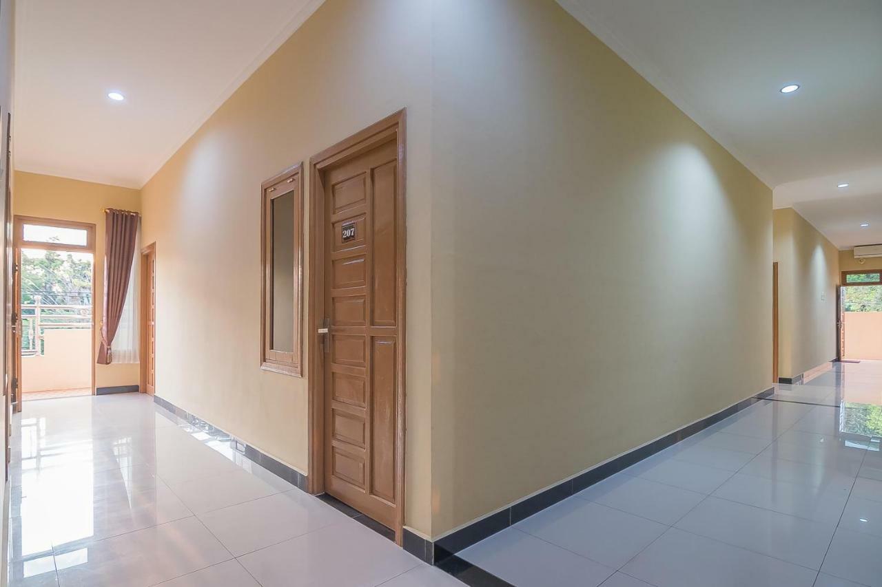 Reddoorz Plus Near Syamsudin Noor Airport 3 Banjarbaru Kültér fotó